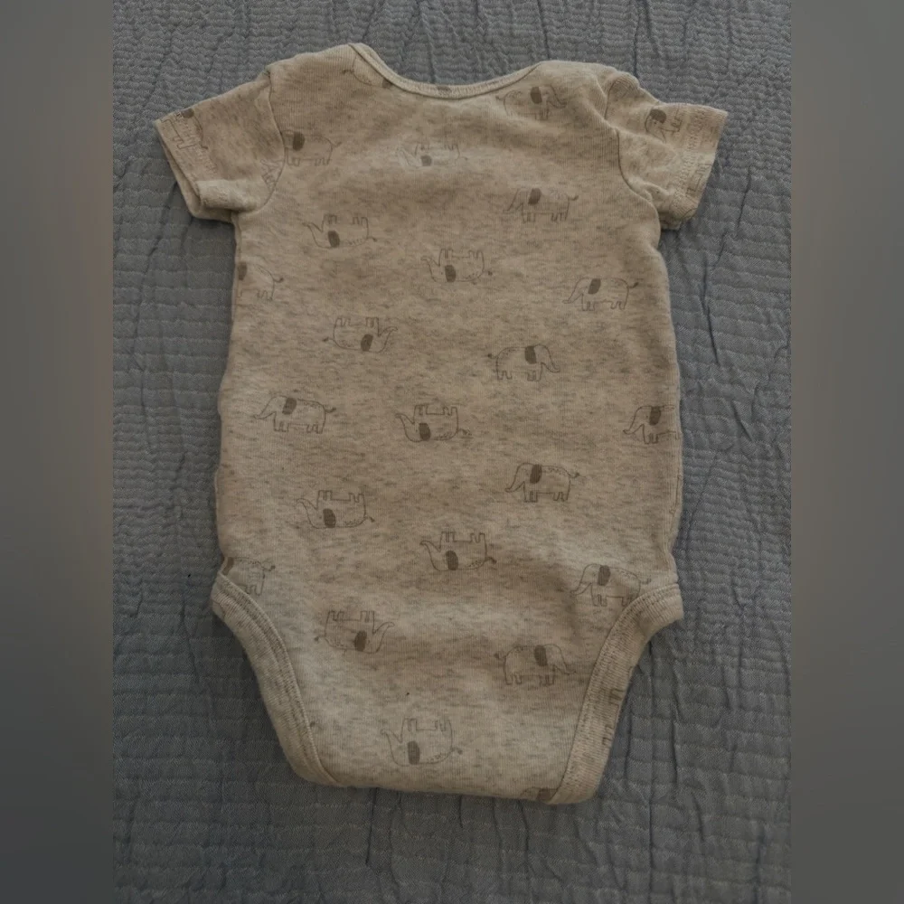 Carter's gray Bodysuit with elephant Design